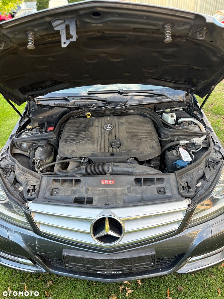 Mercedes-Benz Klasa C 220 T CDI DPF Automatik BlueEFFICIENCY Avantgarde - 17