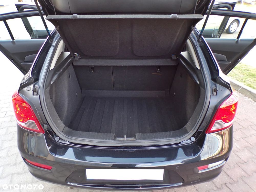 Chevrolet Cruze 1.6 LT+ - 27