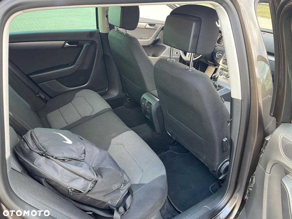 Volkswagen Passat 2.0 TDI Comfortline - 17