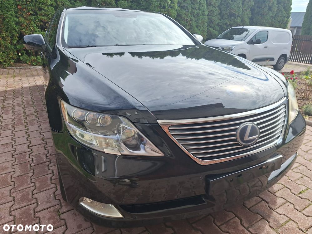 Lexus LS - 11