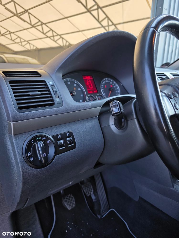 Volkswagen Touran 1.4 TSI United - 14