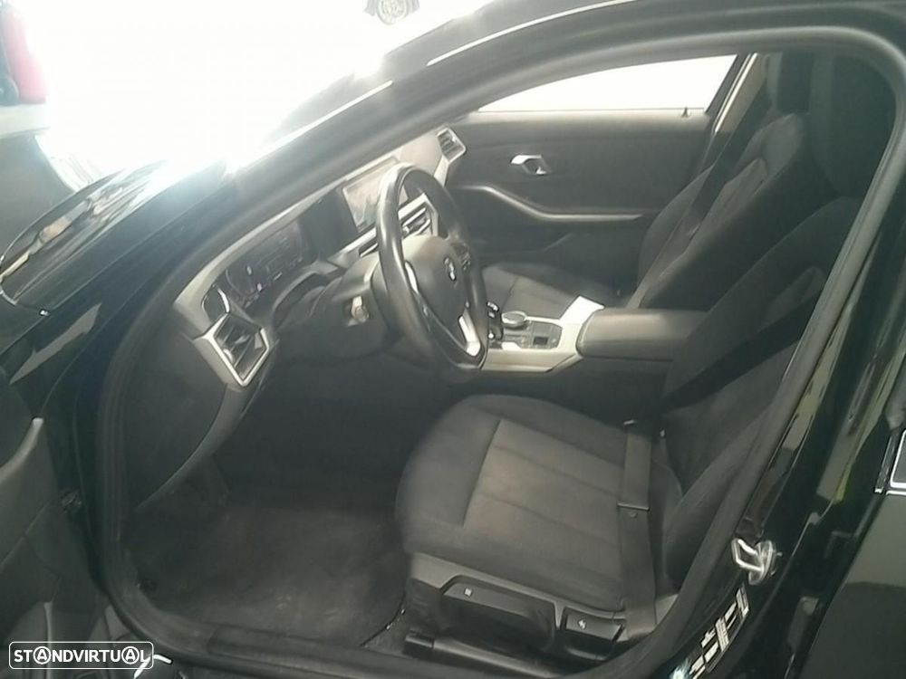 BMW 320 d Auto — fotografia 3