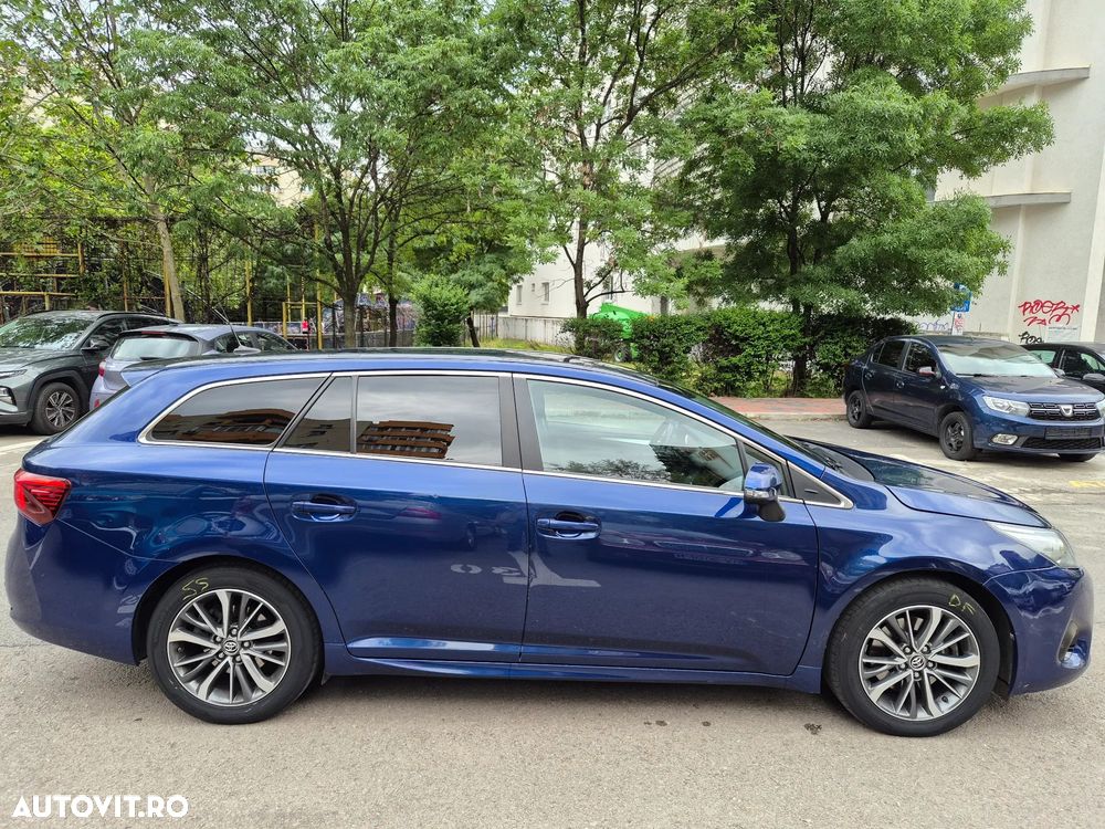 Toyota Avensis 2.0 D-4D Executive - 8