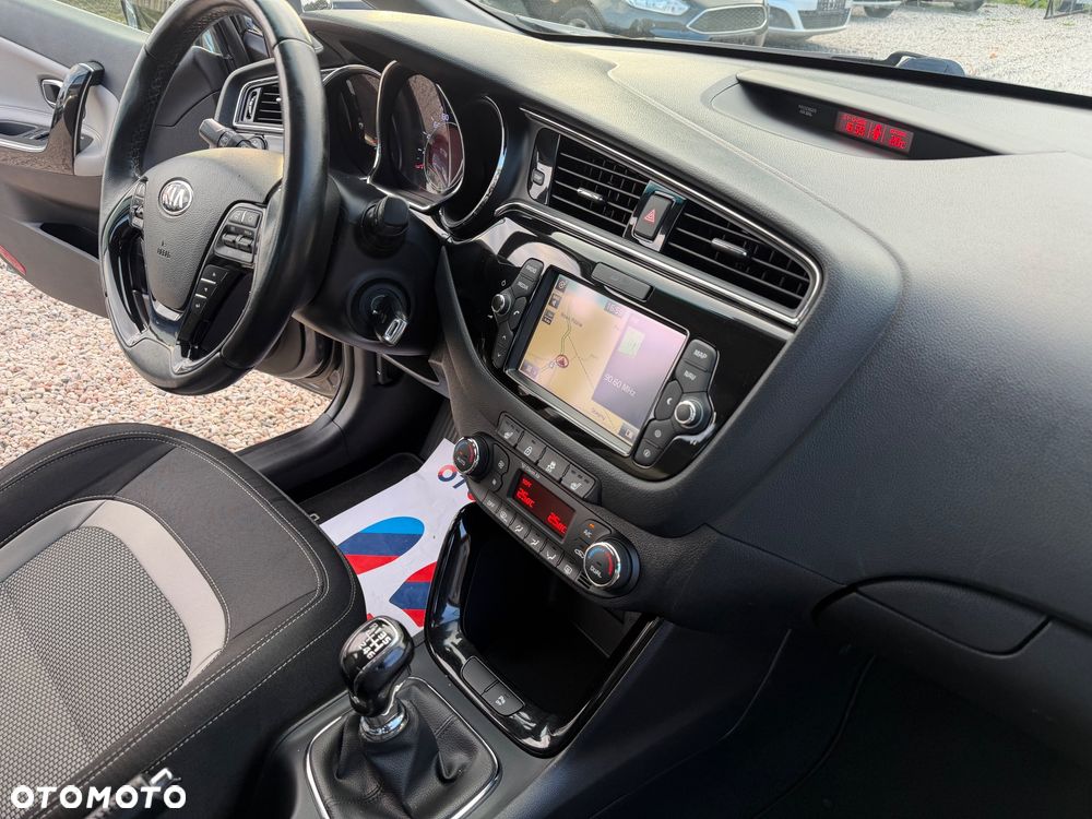 Kia Ceed - 30