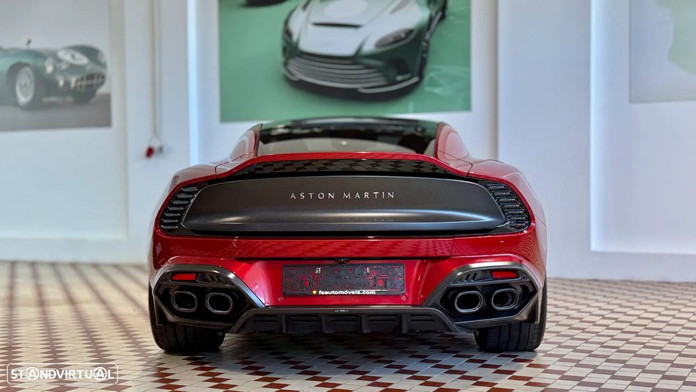 Aston Martin Vanquish V12 - 4