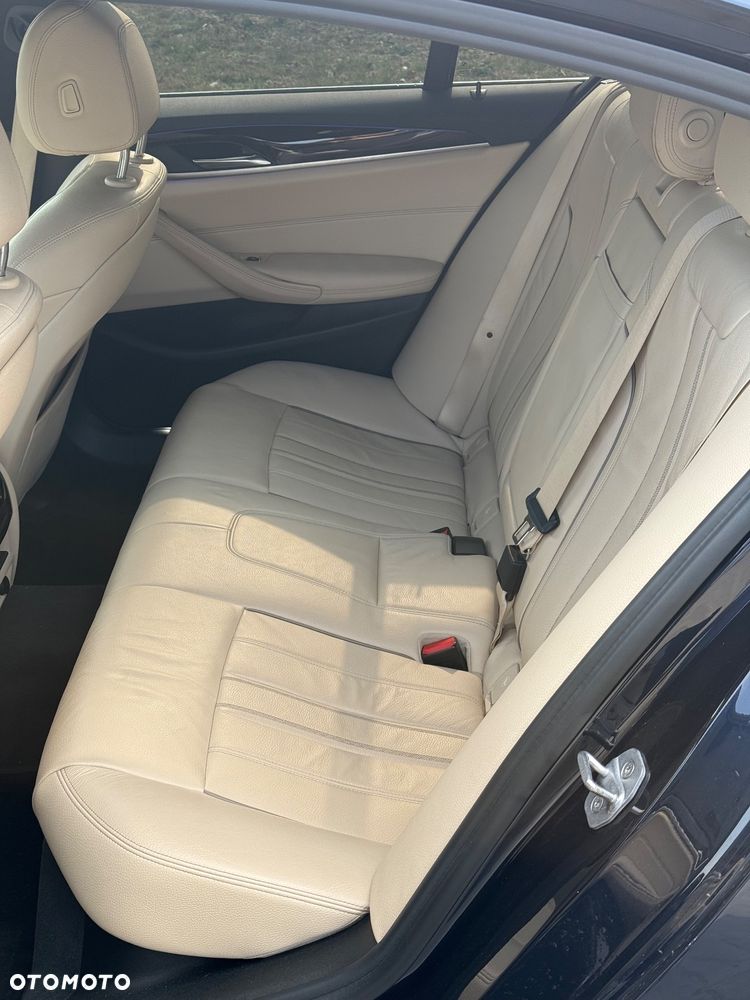 BMW Seria 5 540i xDrive Luxury Line sport - 18