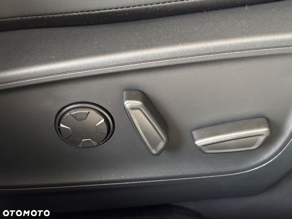 Ford Kuga 2.5 FHEV AWD ST-Line X eCVT - 21