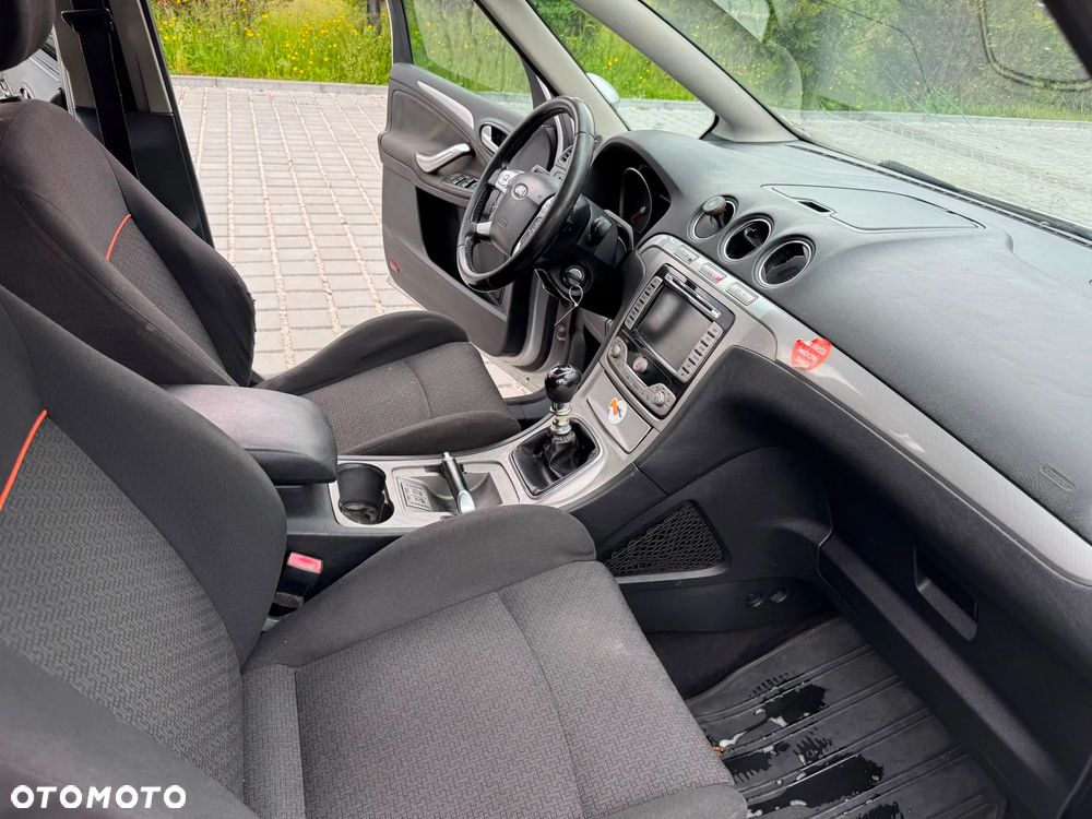 Ford S-Max - 14