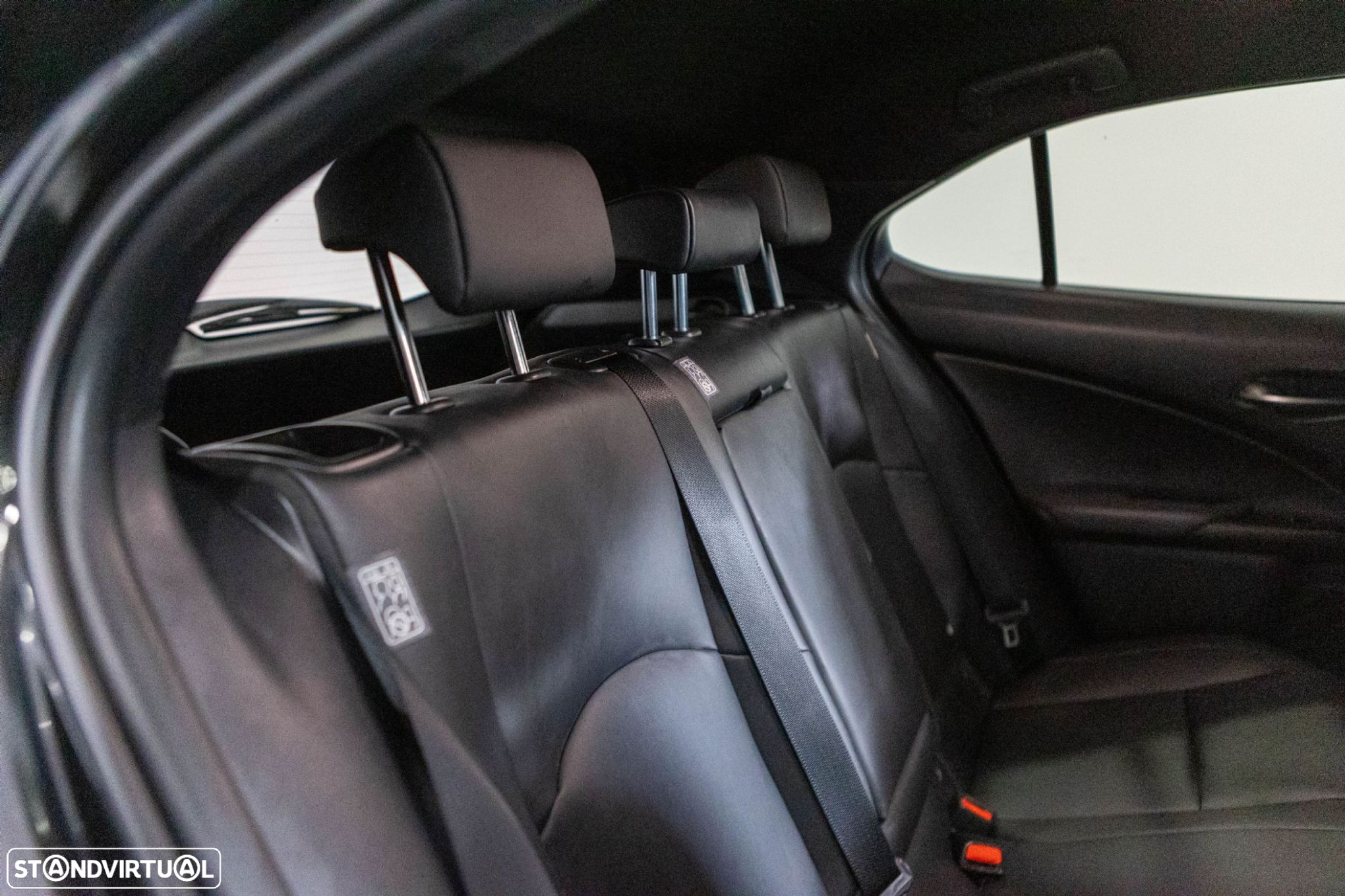 Lexus UX 250h F Sport - 42