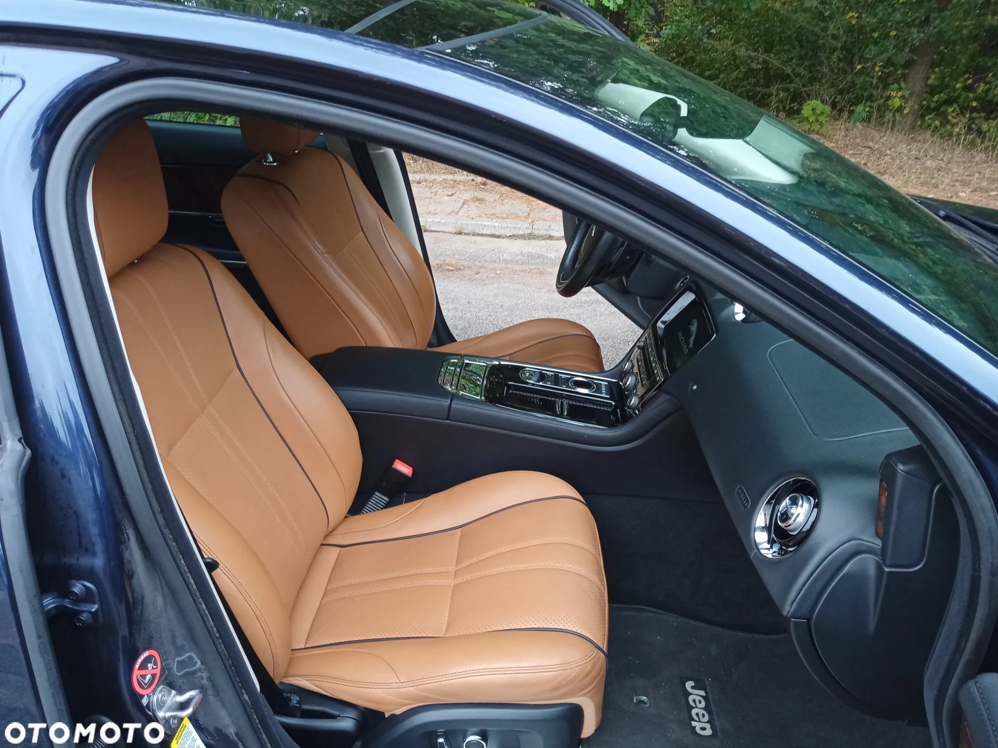 Jaguar XJ 3.0 T AWD R-Sport - 11