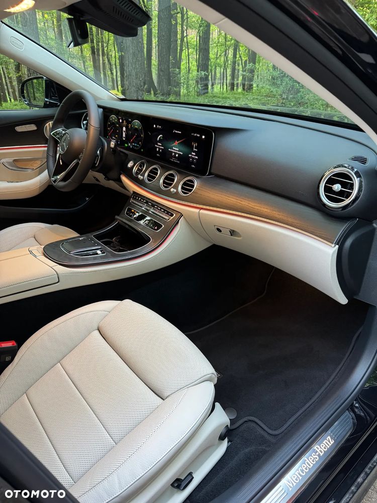 Mercedes-Benz Klasa E 220 d 4-Matic Business Edition - 4