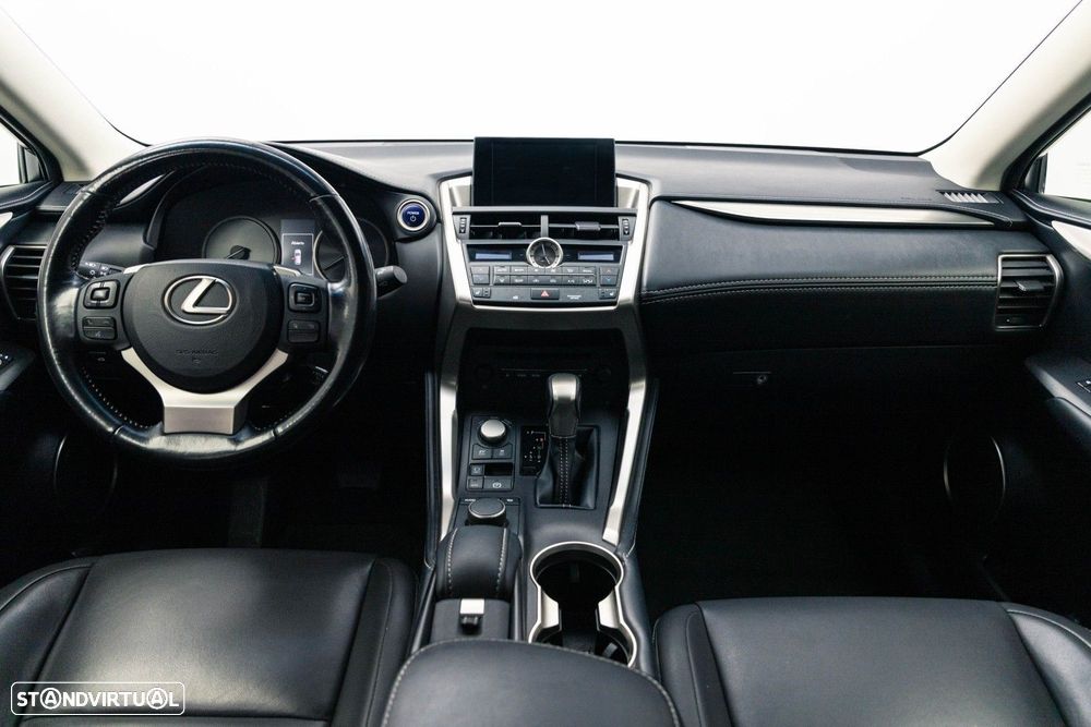 Lexus NX 300h Executive - 11
