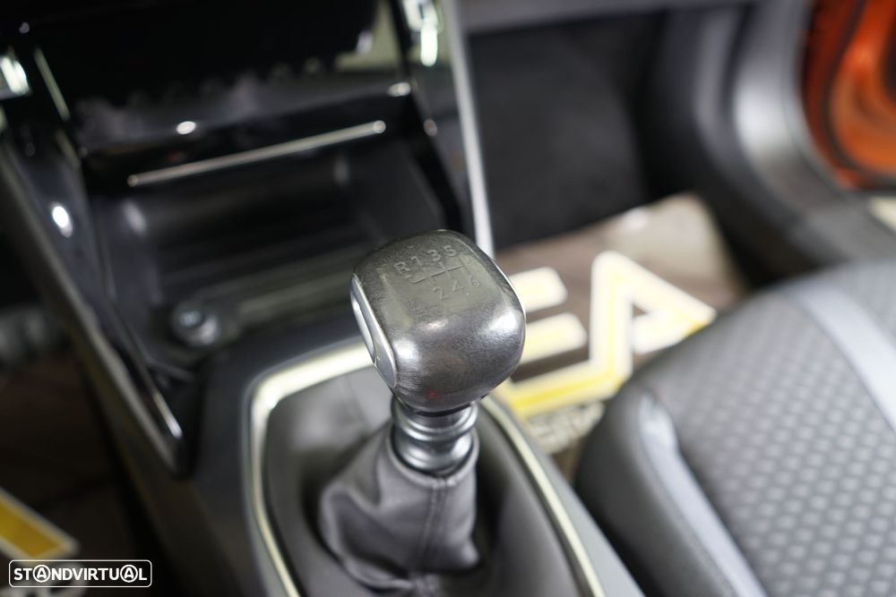 Peugeot 2008 1.2 PureTech Allure Pack - 30