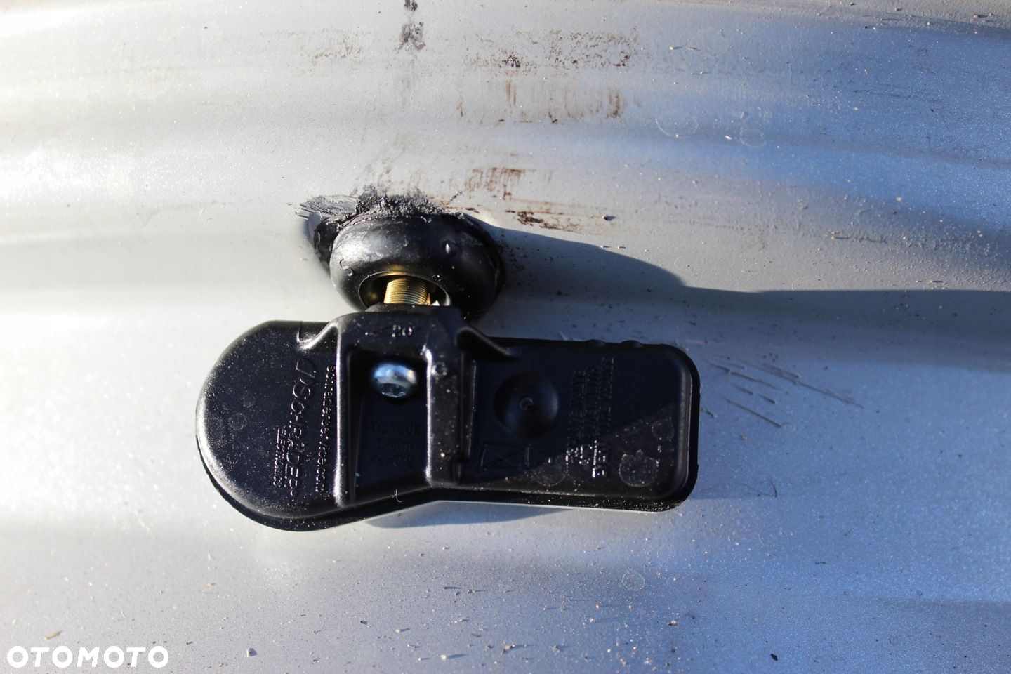 OZ HYUNDAI i10 15cali 4x100 ET47 6J TPMS - 9