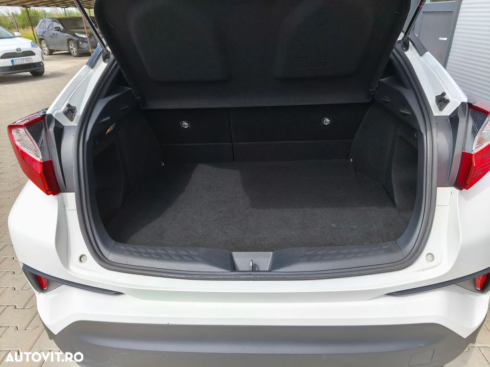 Toyota C-HR 1.8 HSD 4x2 CVT C-enter - 10
