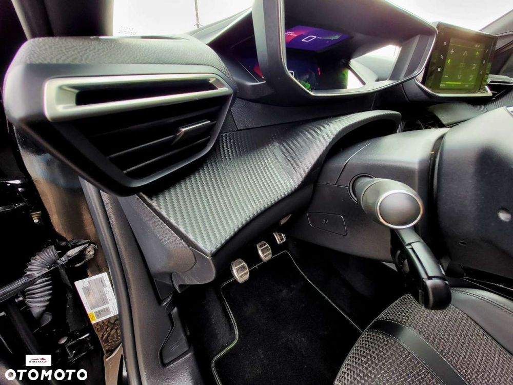 Peugeot 2008 - 11