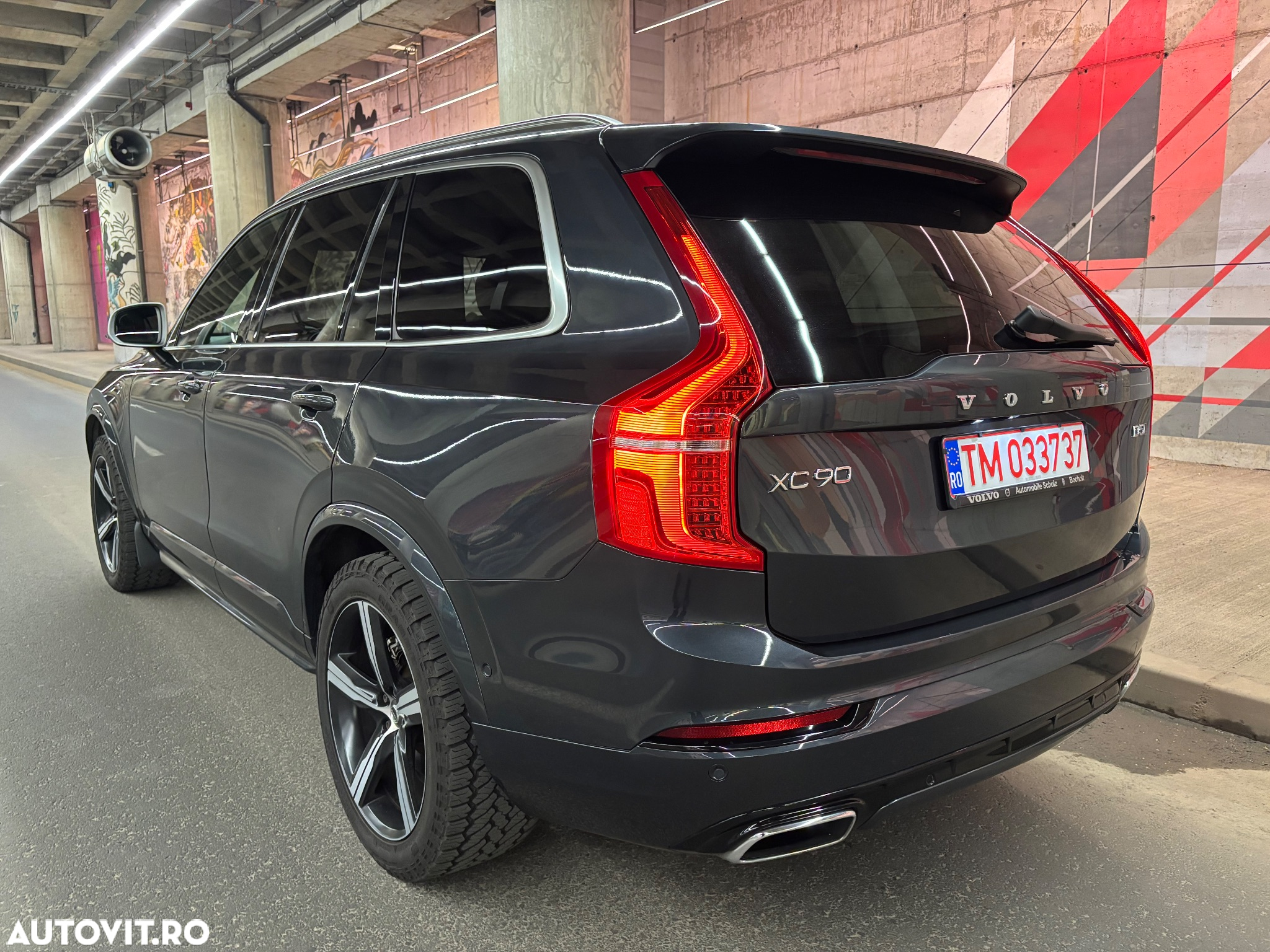 Volvo XC 90 D5 AWD Geartronic RDesign - 24