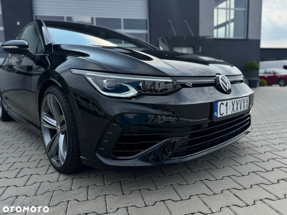 Volkswagen Golf - 8
