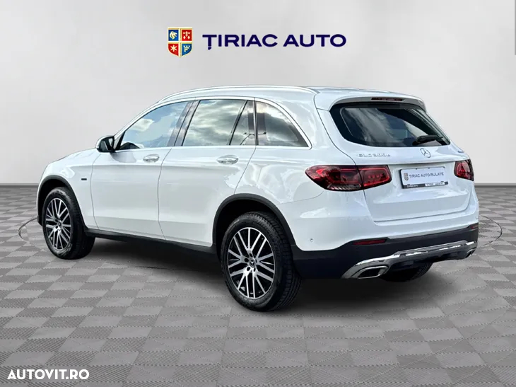 Mercedes-Benz GLC 300 e 4MATIC - 4