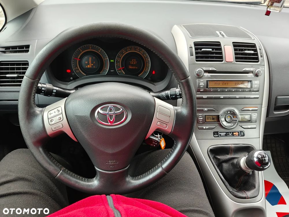 Toyota Auris 2.0 D-4D Executive - 18