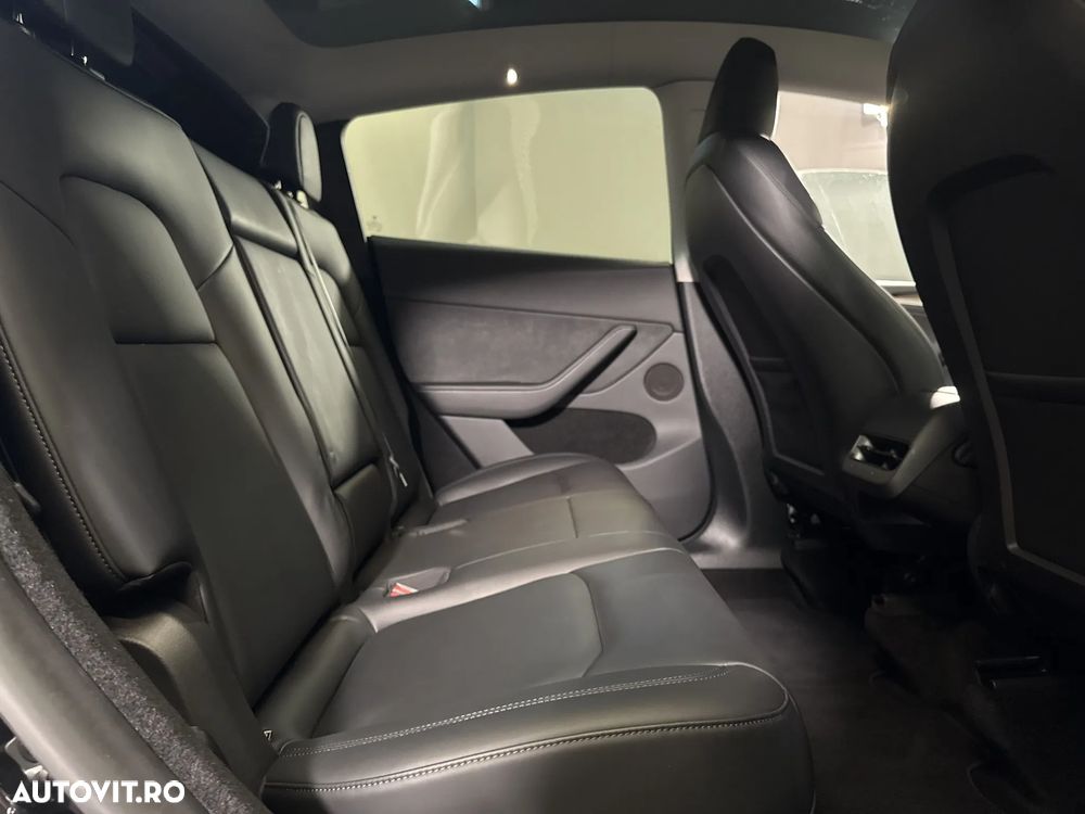 TESLA Model Y 2023 — imagine 12
