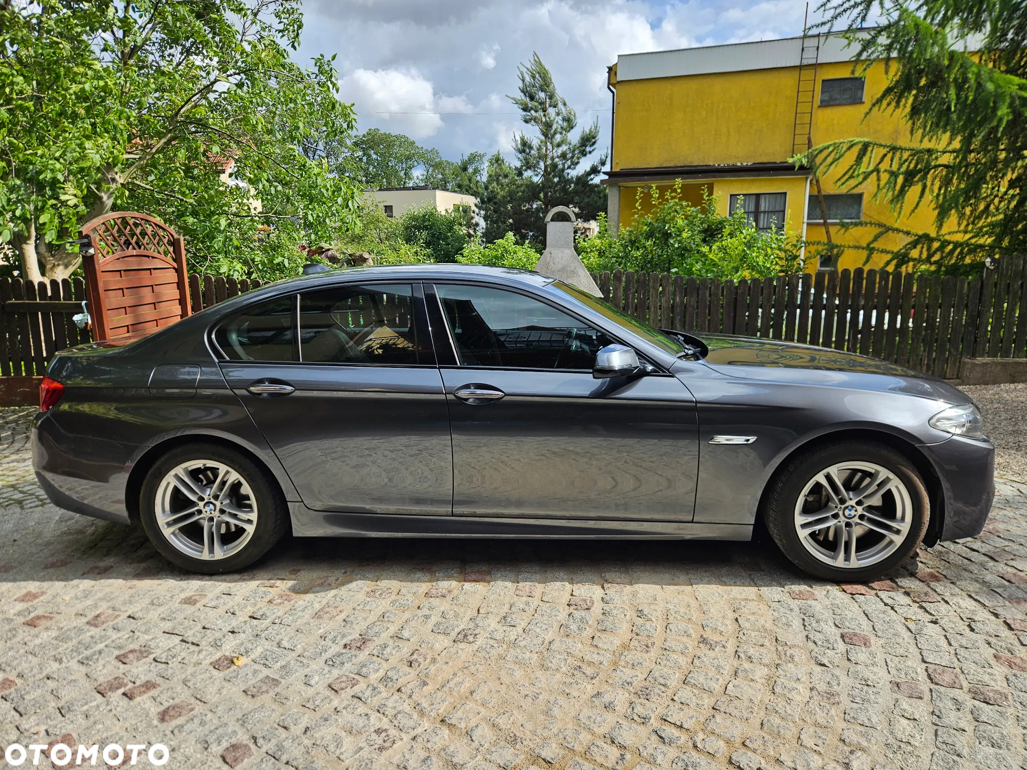 BMW Seria 5 520d xDrive - 2