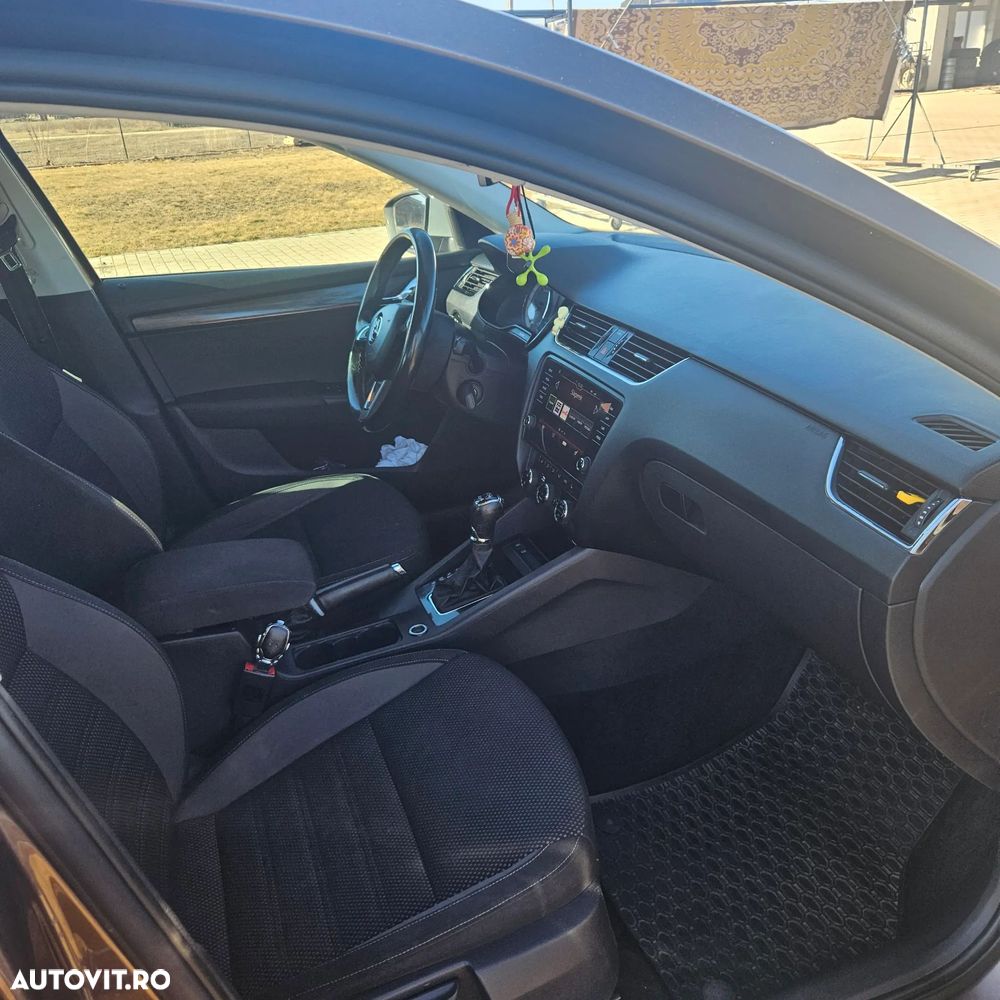 Skoda Octavia 2.0 TDI 4X4 DSG Scout - 6