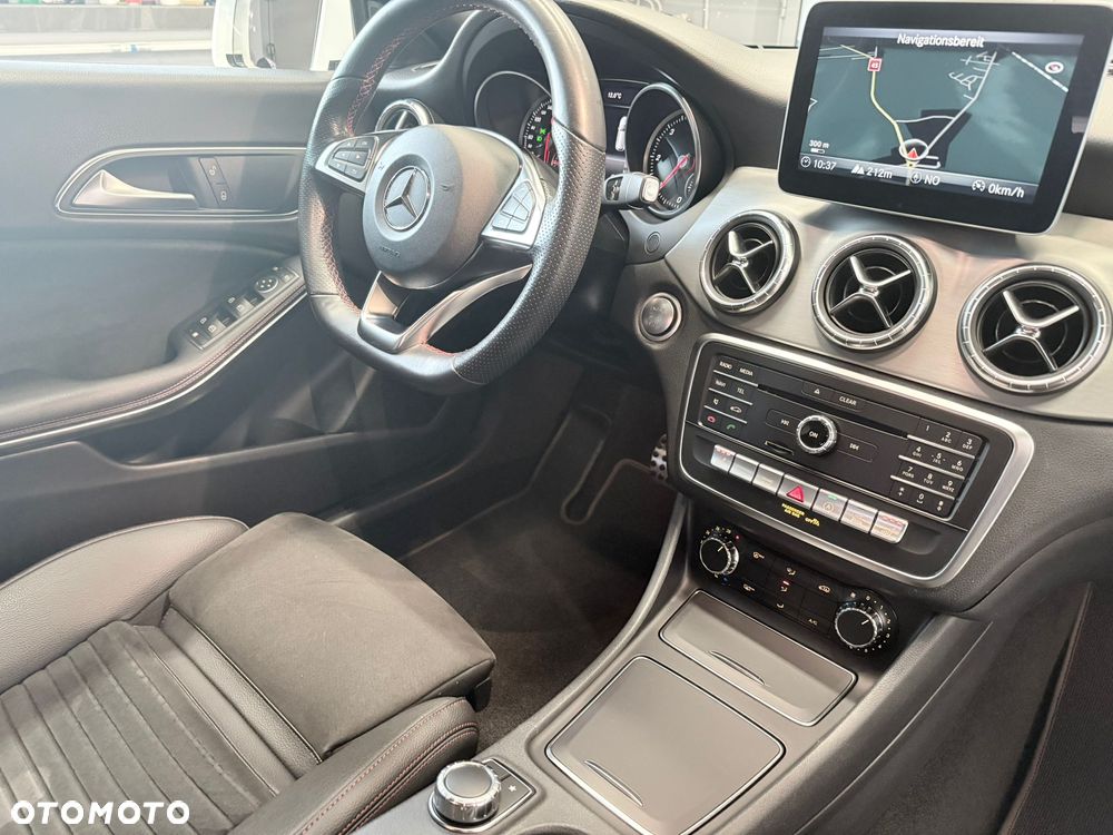 Mercedes-Benz CLA 200 d 7G-DCT AMG Line - 16