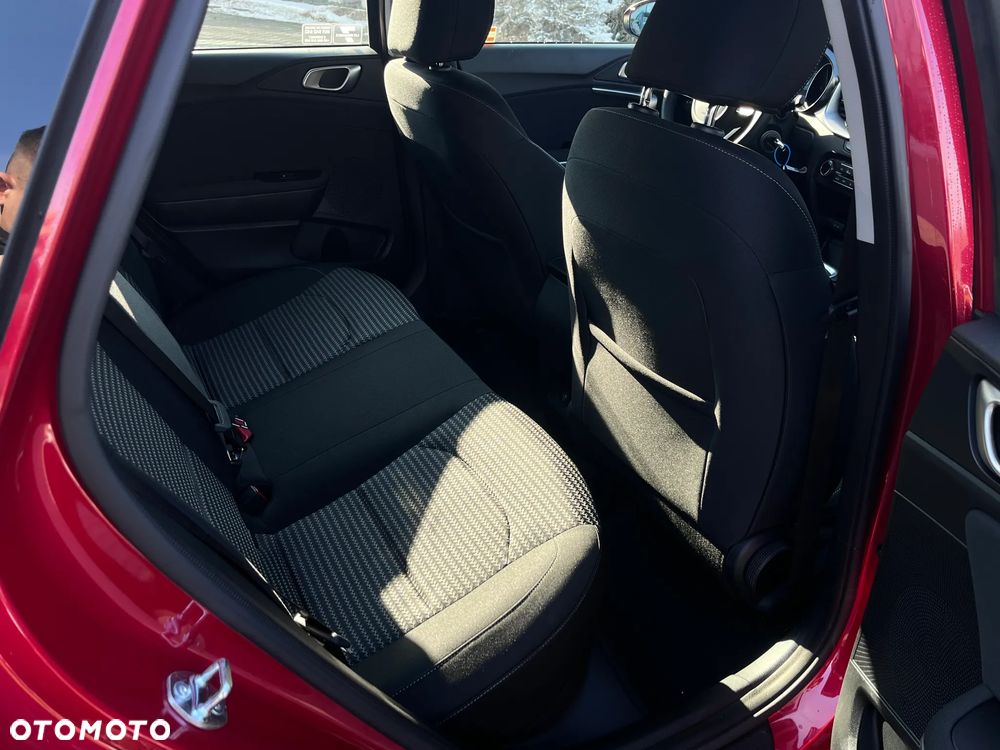 Kia Ceed 1.5 T-GDI M - 12