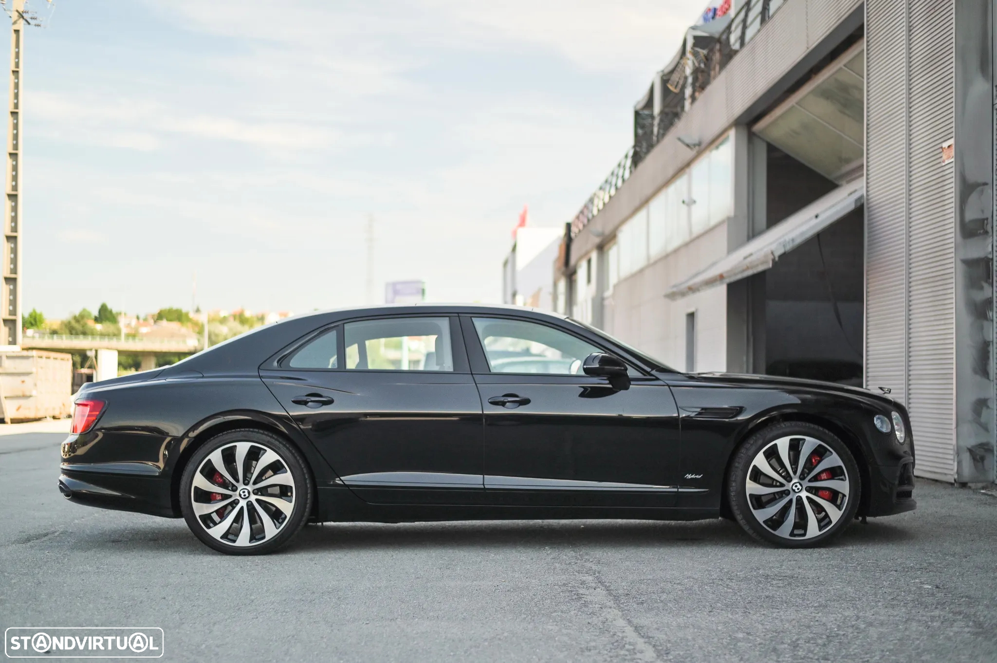 Bentley Flying Spur Hybrid - 3