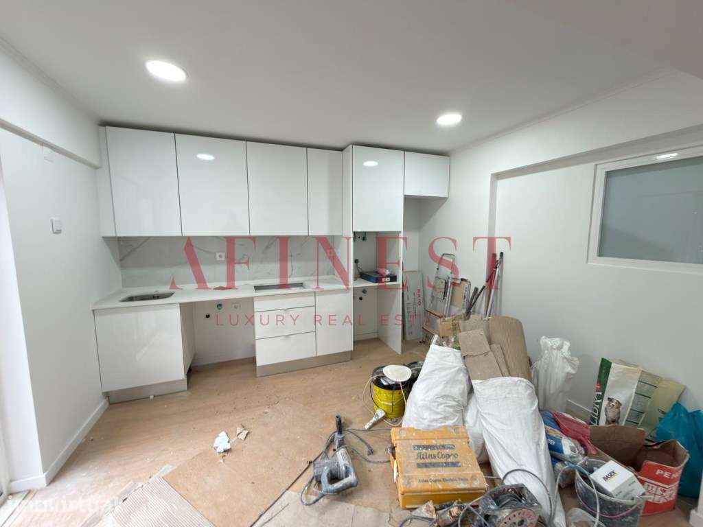 APARTAMENTO T2 RENOVADO COM AMPLO TERRAÇO NA PRAÇA DA IGREJA - AMADORA - Grande imagem: 3/19