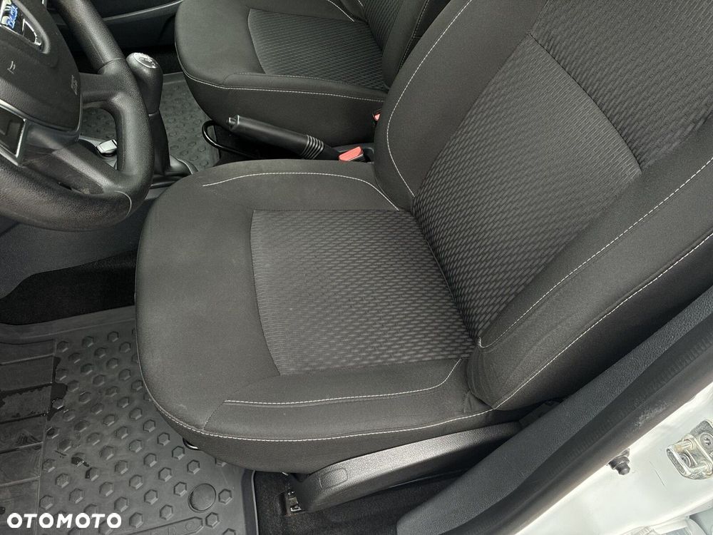 Dacia Sandero 1.0 SCe Laureate - 11