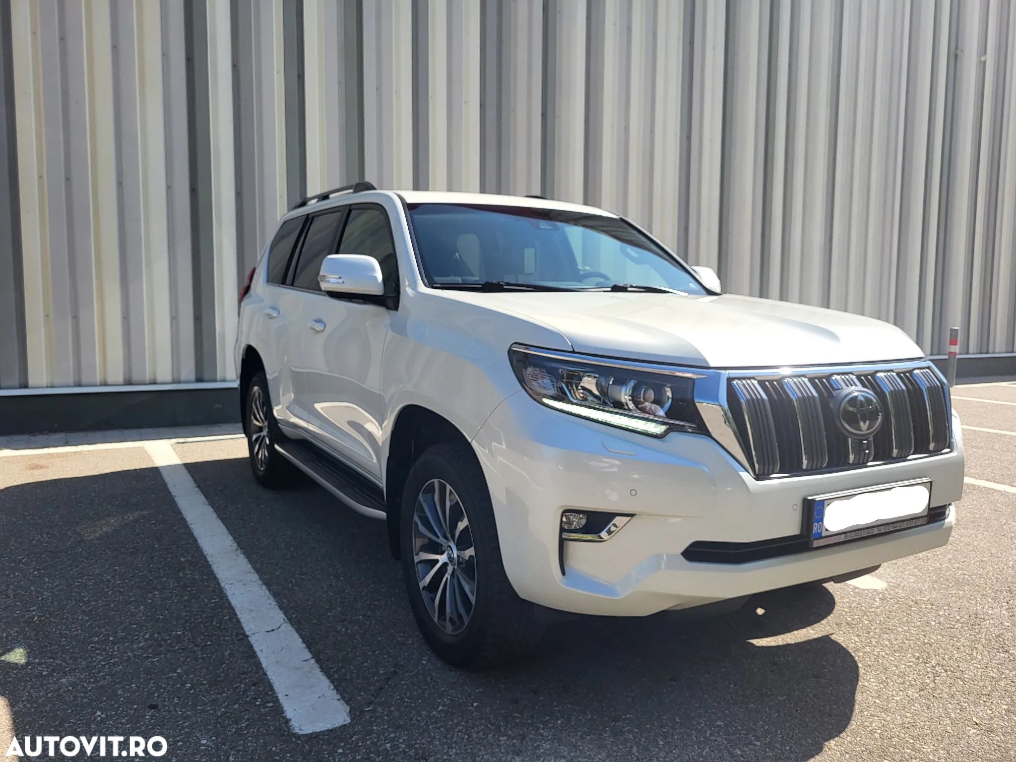 Toyota Land Cruiser 2.8l Turbo D-4D A/T AVS Luxury - 1