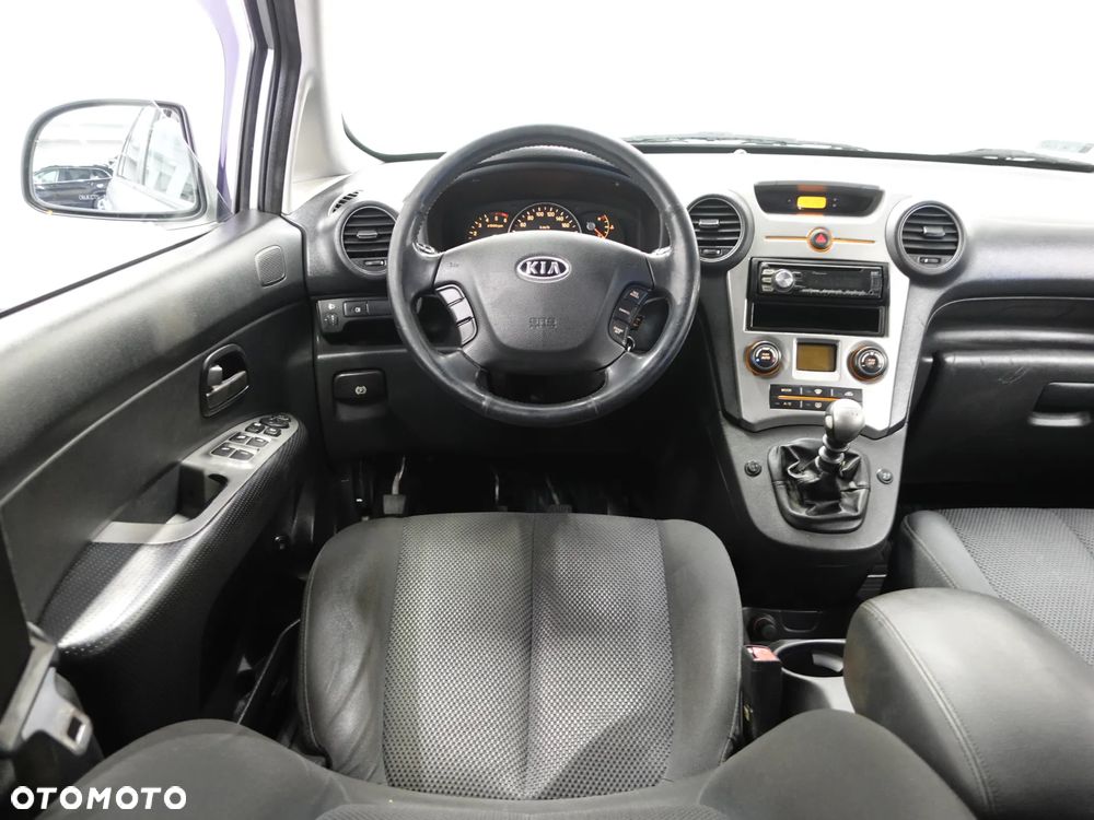 Kia Carens - 27