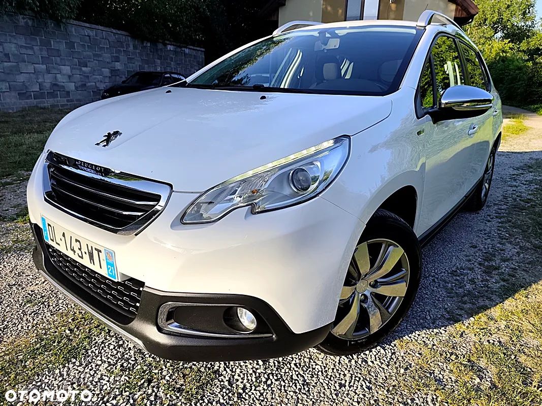 Peugeot 2008 1.2 Pure Tech Style - 1