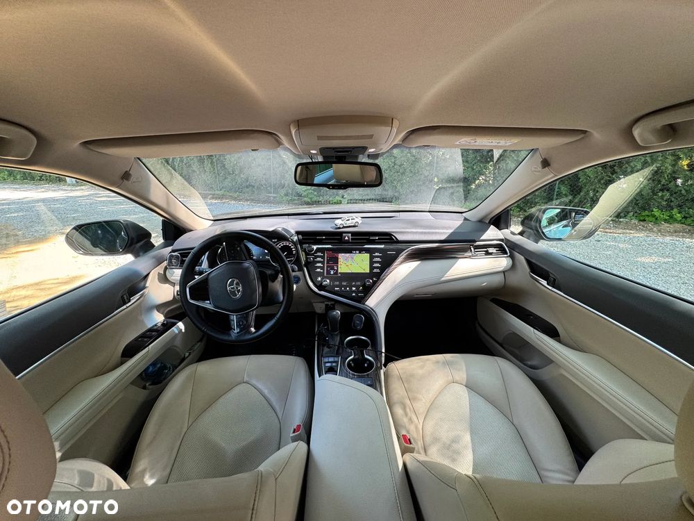 Toyota Camry 2.5 Hybrid Executive CVT - 31