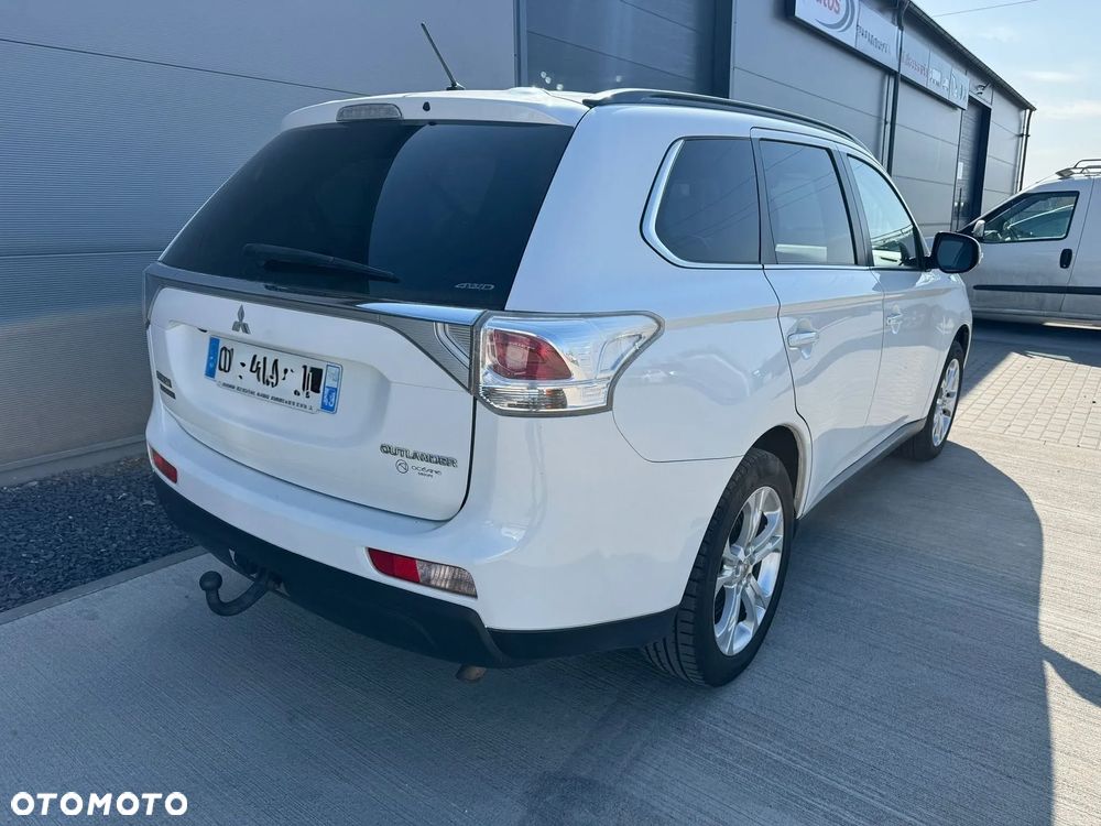 Mitsubishi Outlander - 12