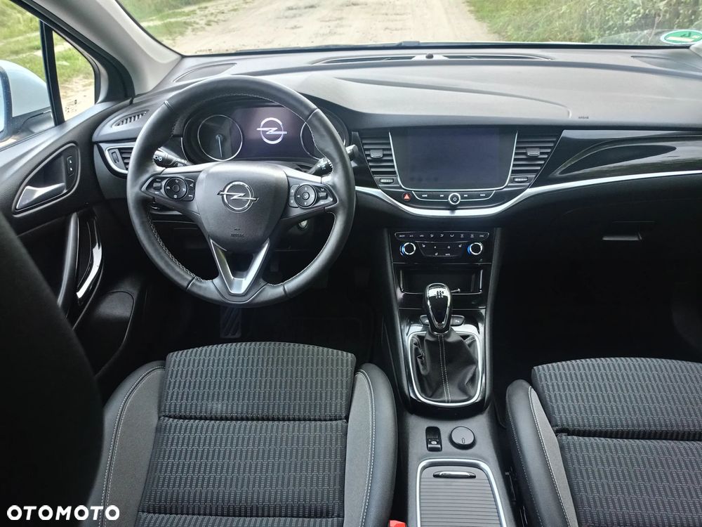 Opel Astra 1.2 Turbo Elegance - 10