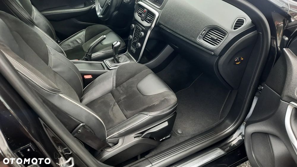 Volvo V40 D2 RDesign - 13