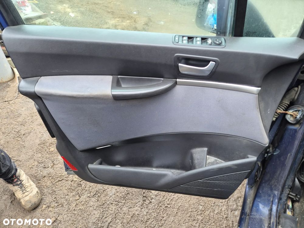 PEUGEOT 807 fotel fotele kanapa deska kokpit podsufitka boczek boczki klamka podłokietnik licznik prędkościomierz panel - 4