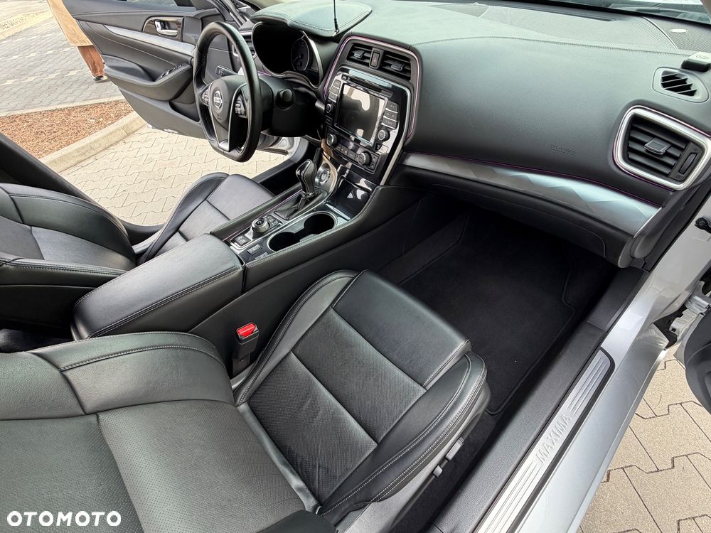 Nissan Maxima - 15