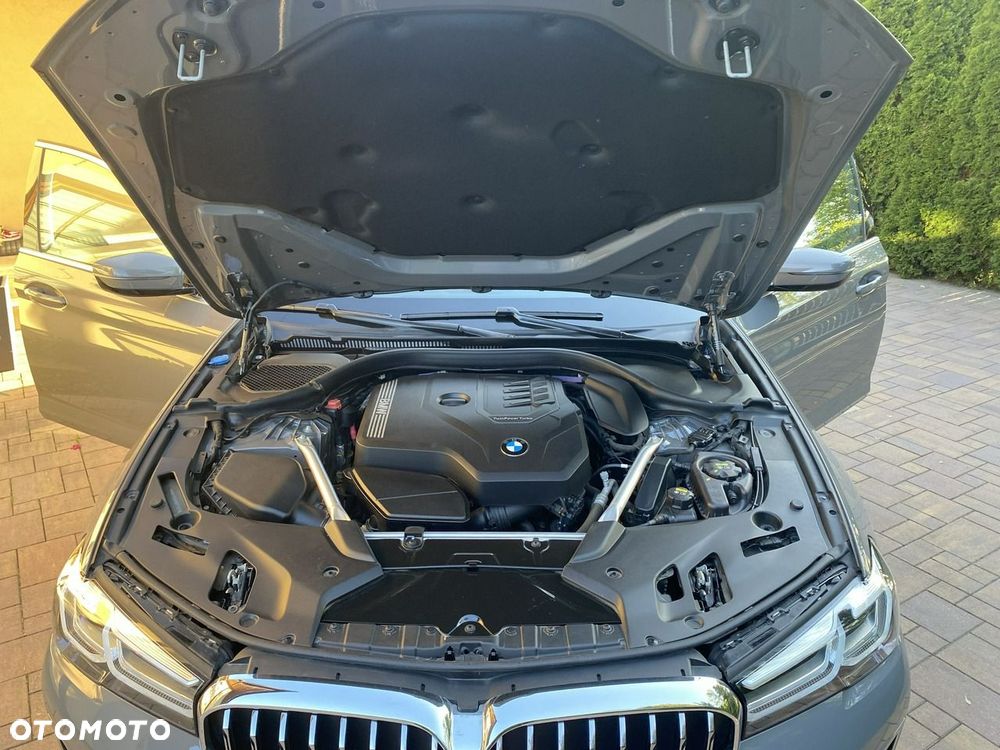 BMW Seria 5 530i xDrive mHEV Luxury Line - 40