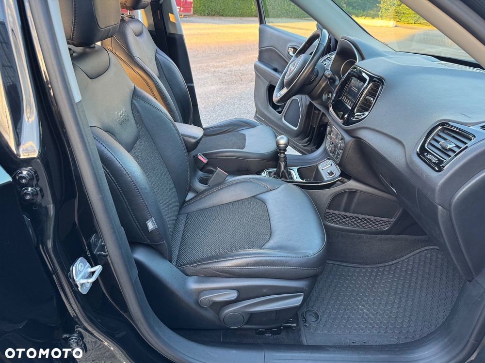Jeep Compass 1.4 TMair Limited FWD S&S - 31