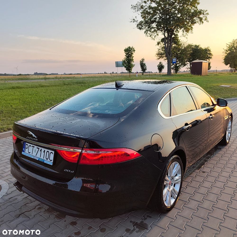Jaguar XF 2.0 i4D Prestige - 4