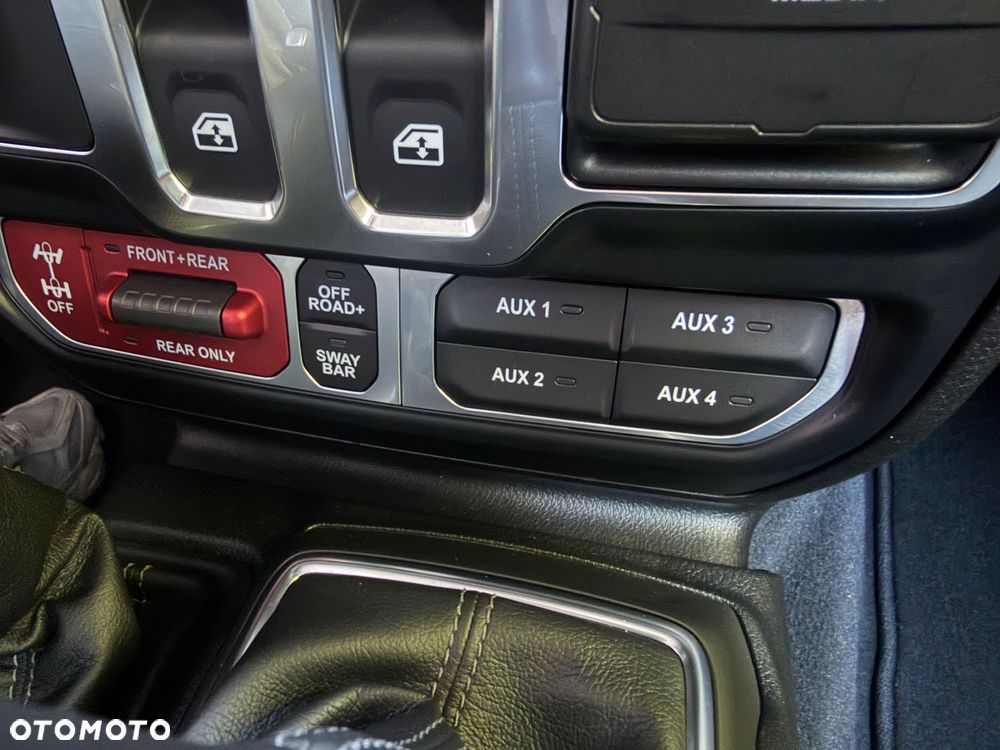 Jeep Wrangler - 25