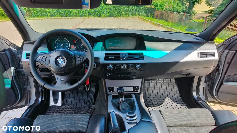 BMW Seria 5 525d - 21