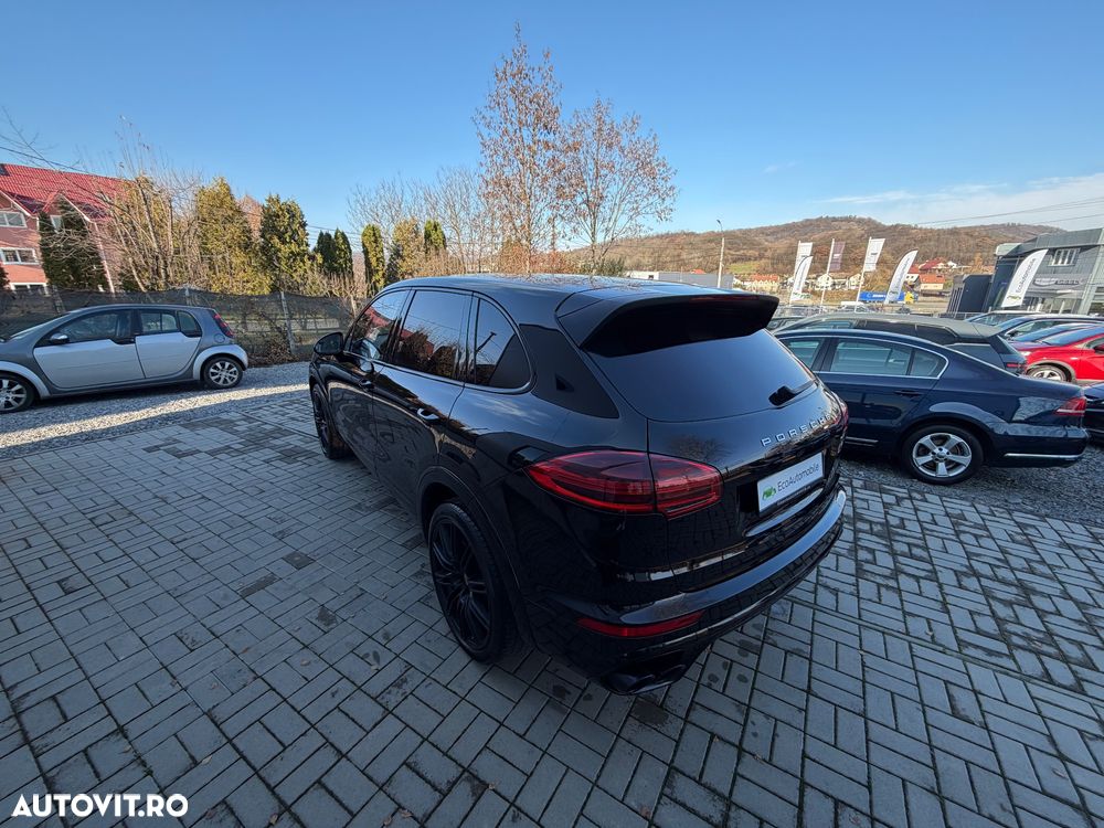 Porsche Cayenne 3.0 L - 27