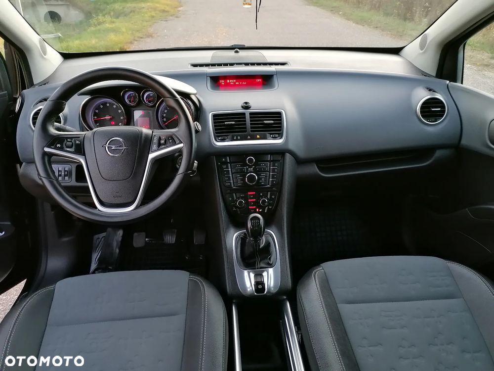 Opel Meriva - 11