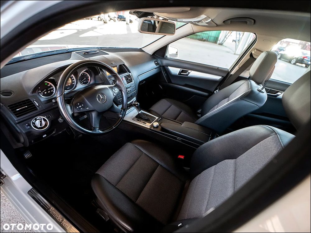 Mercedes-Benz Klasa C 180 BlueEFFICIENCY 7G-TRONIC Avantgarde - 15