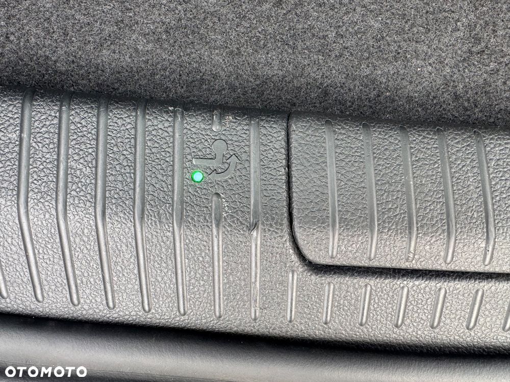 Volkswagen Golf Sportsvan 1.4 TSI (BlueMotion Technology) DSG Highline - 19